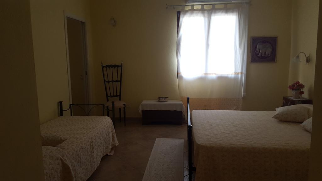 Villa Renzo E Lucia Sant Isidoro  Eksteriør bilde