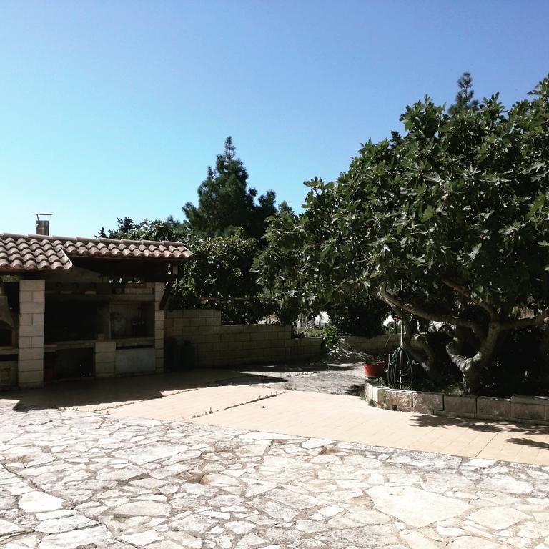 Villa Renzo E Lucia Sant Isidoro  Eksteriør bilde