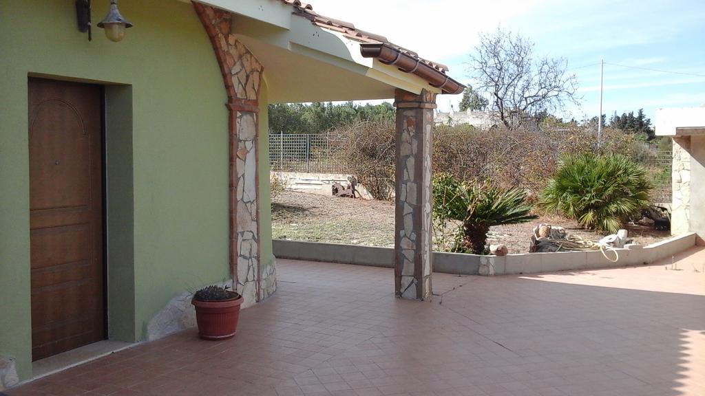 Villa Renzo E Lucia Sant Isidoro  Eksteriør bilde