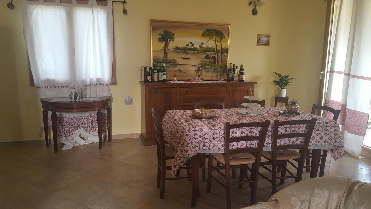 Villa Renzo E Lucia Sant Isidoro  Eksteriør bilde