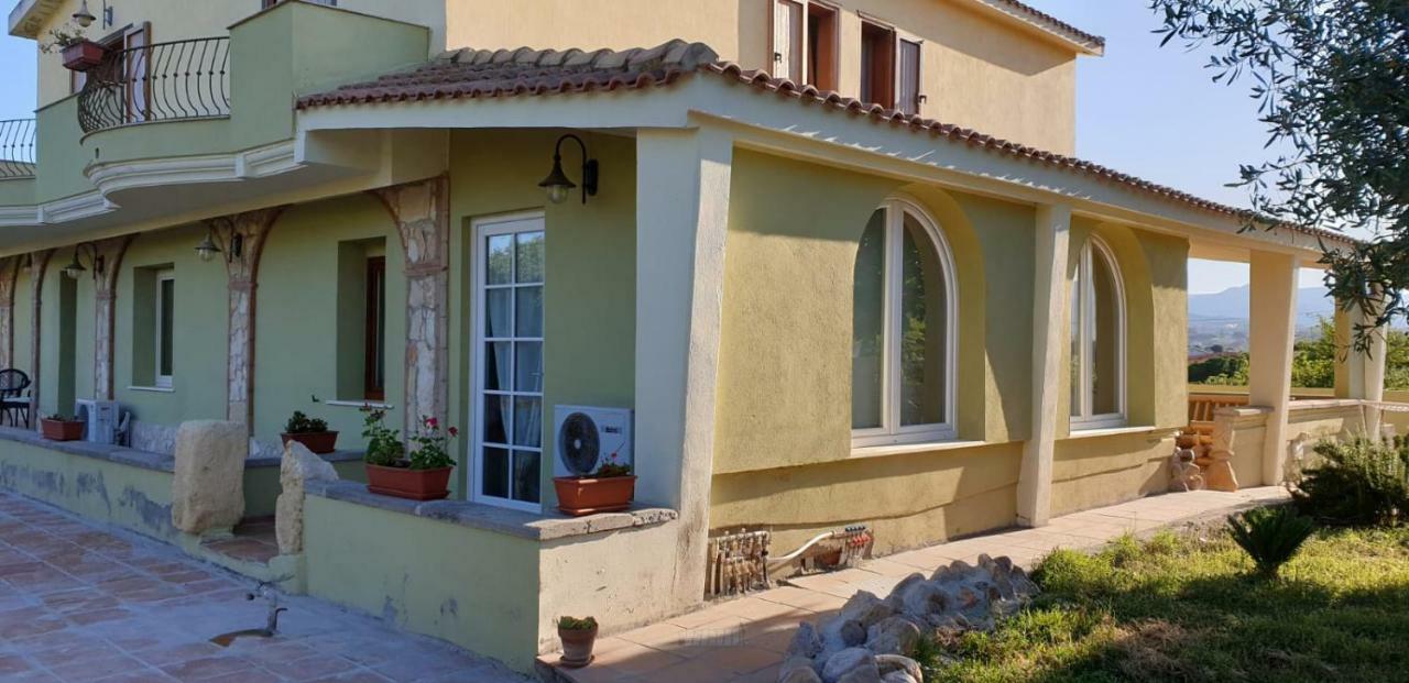 Villa Renzo E Lucia Sant Isidoro  Eksteriør bilde