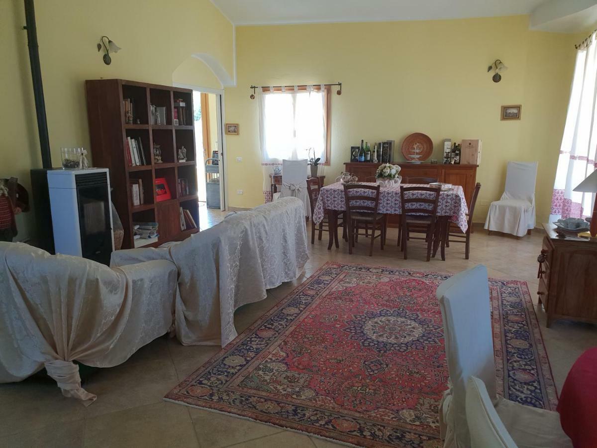 Villa Renzo E Lucia Sant Isidoro  Eksteriør bilde