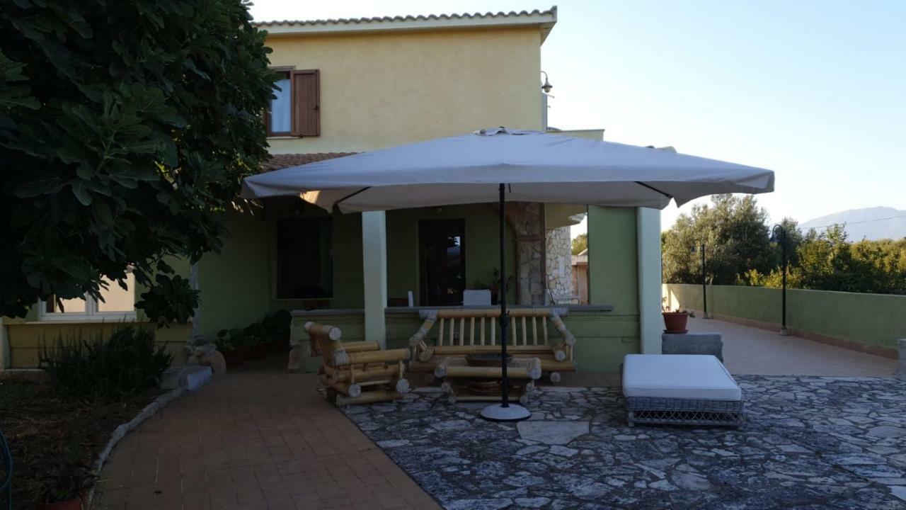 Villa Renzo E Lucia Sant Isidoro  Eksteriør bilde