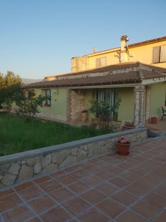 Villa Renzo E Lucia Sant Isidoro  Eksteriør bilde